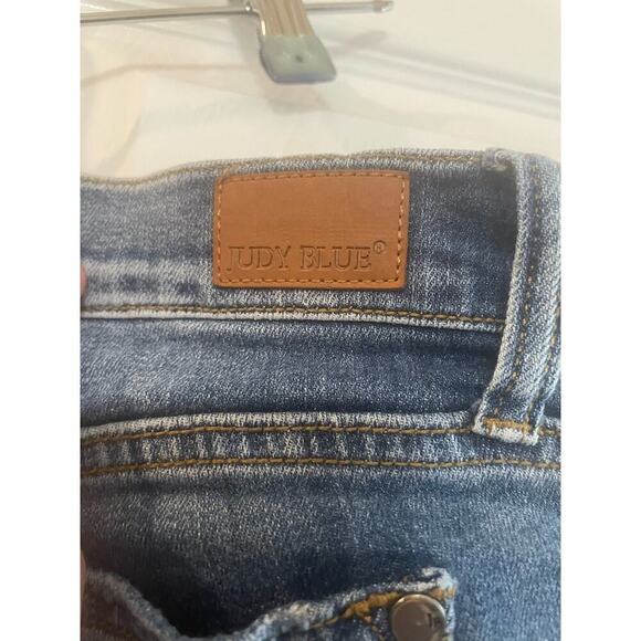 Judy Blue distressed jeans - Picture 4 of 11